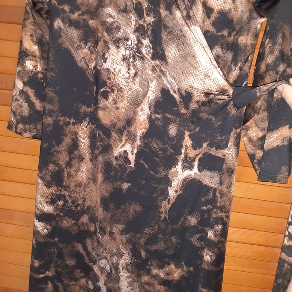 Lularoe Michele 2xl Wrap Dress. Brown and Gold mingled design. - Picture 4 of 10